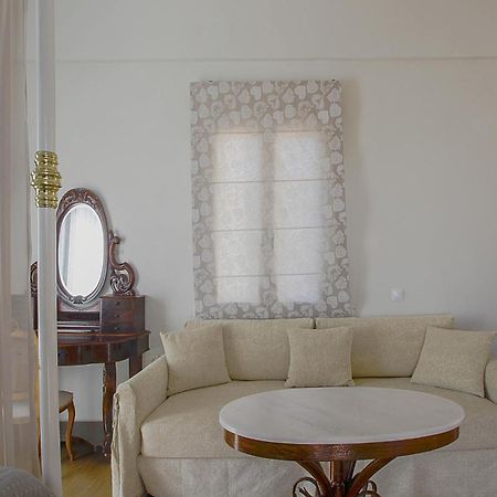 Emilia Luxury Apartments Megas Gialos - Nites ภายนอก รูปภาพ