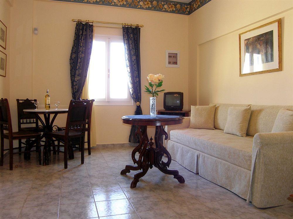 Emilia Luxury Apartments Megas Gialos - Nites ภายนอก รูปภาพ