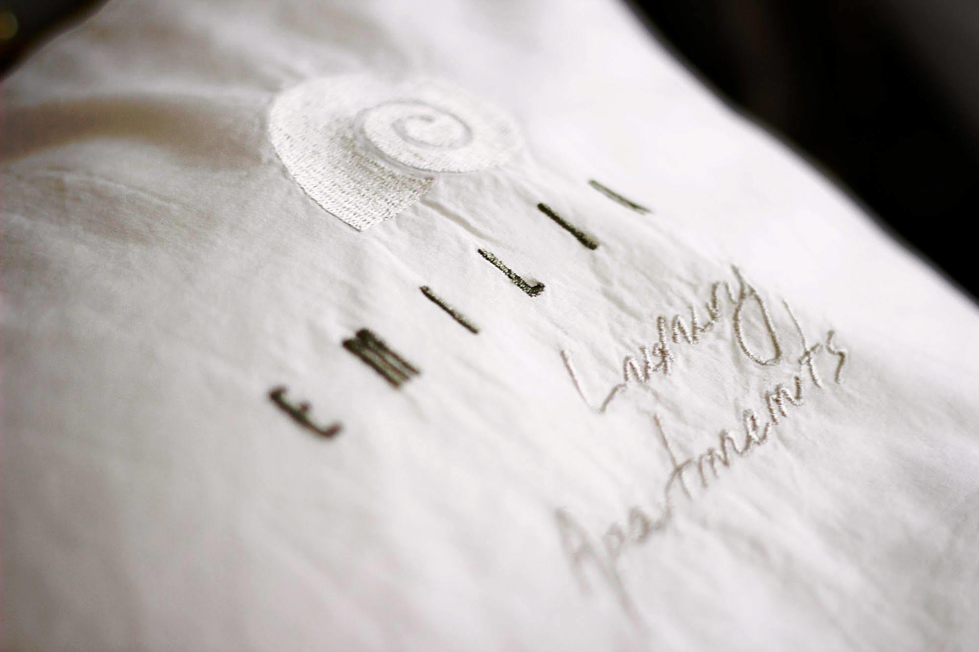Emilia Luxury Apartments Megas Gialos - Nites ภายนอก รูปภาพ